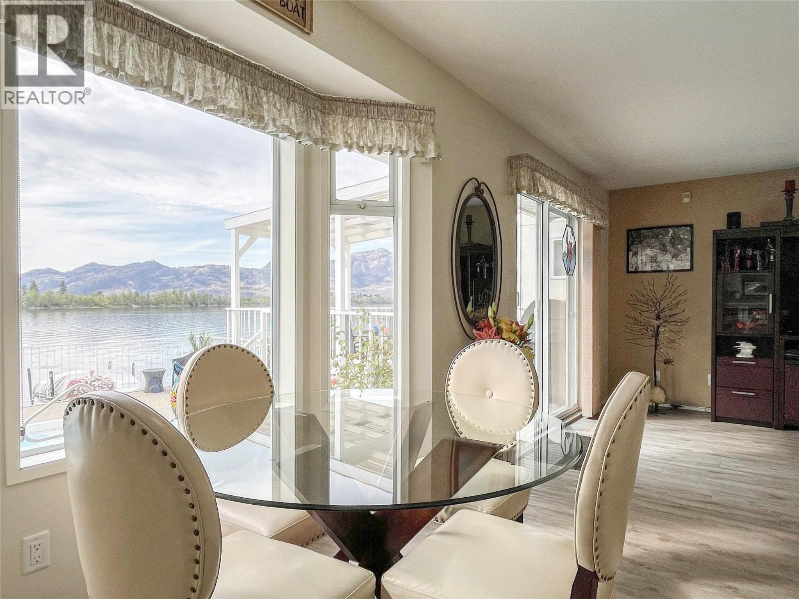 8 BAYVIEW Crescent, Osoyoos