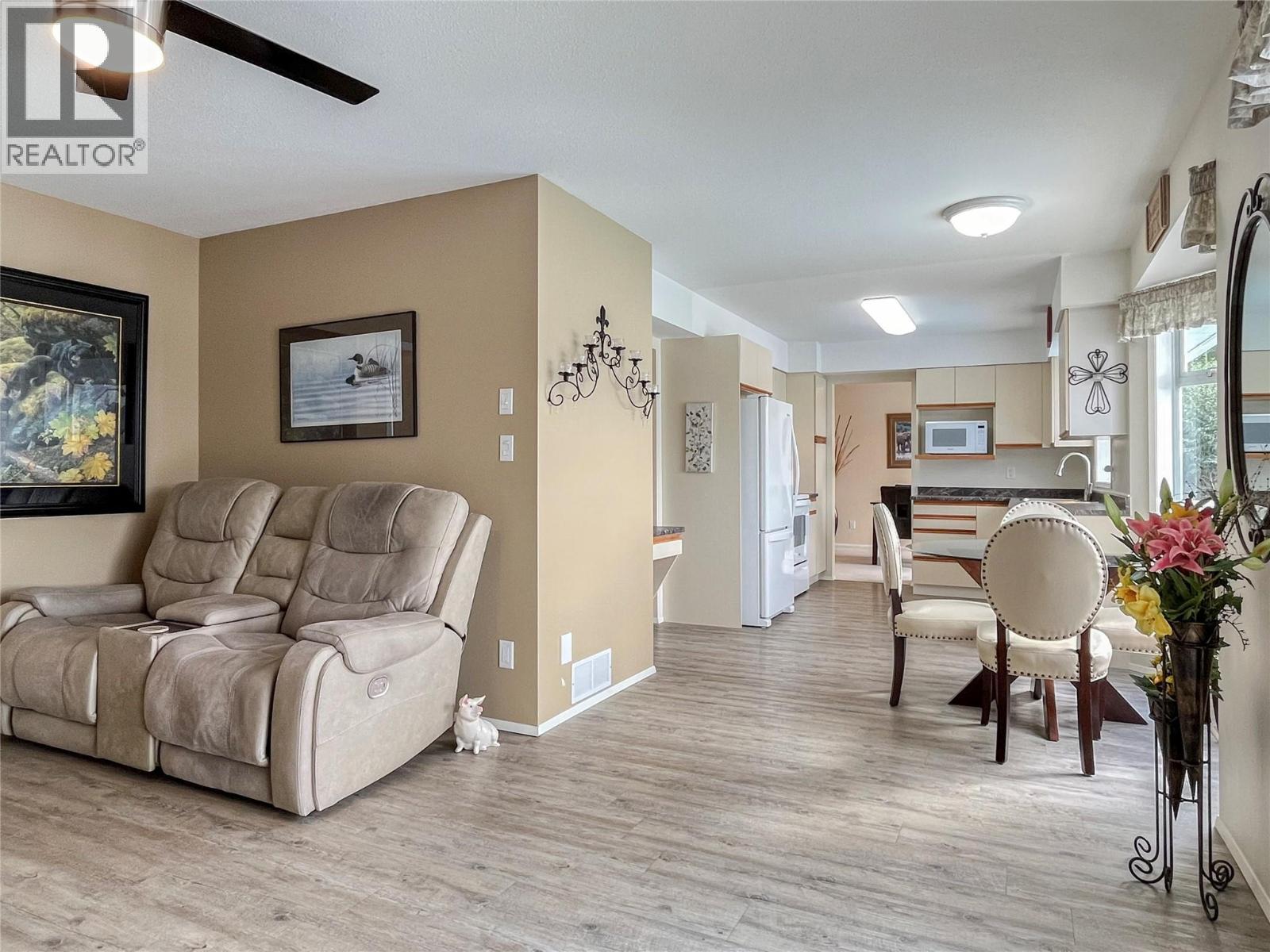 8 BAYVIEW Crescent, Osoyoos