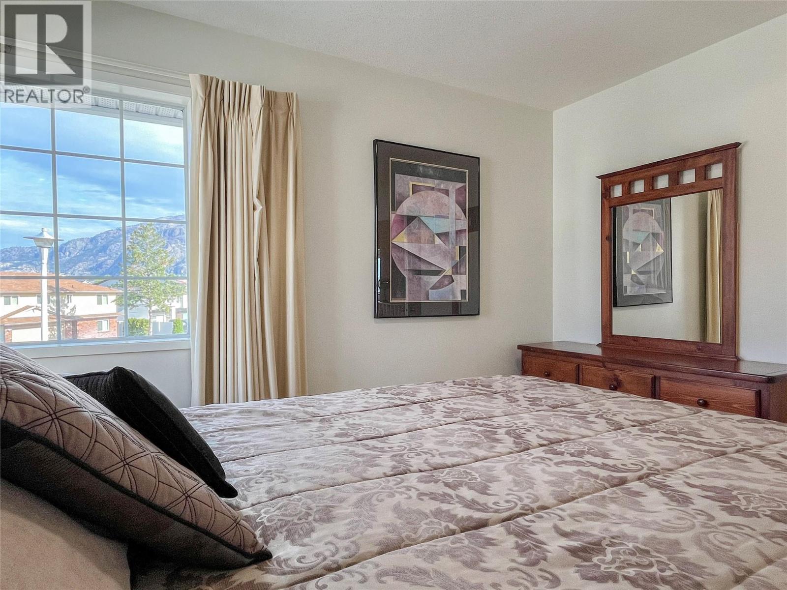 8 BAYVIEW Crescent, Osoyoos