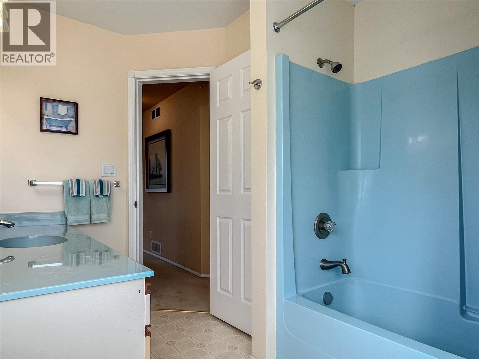 8 BAYVIEW Crescent, Osoyoos