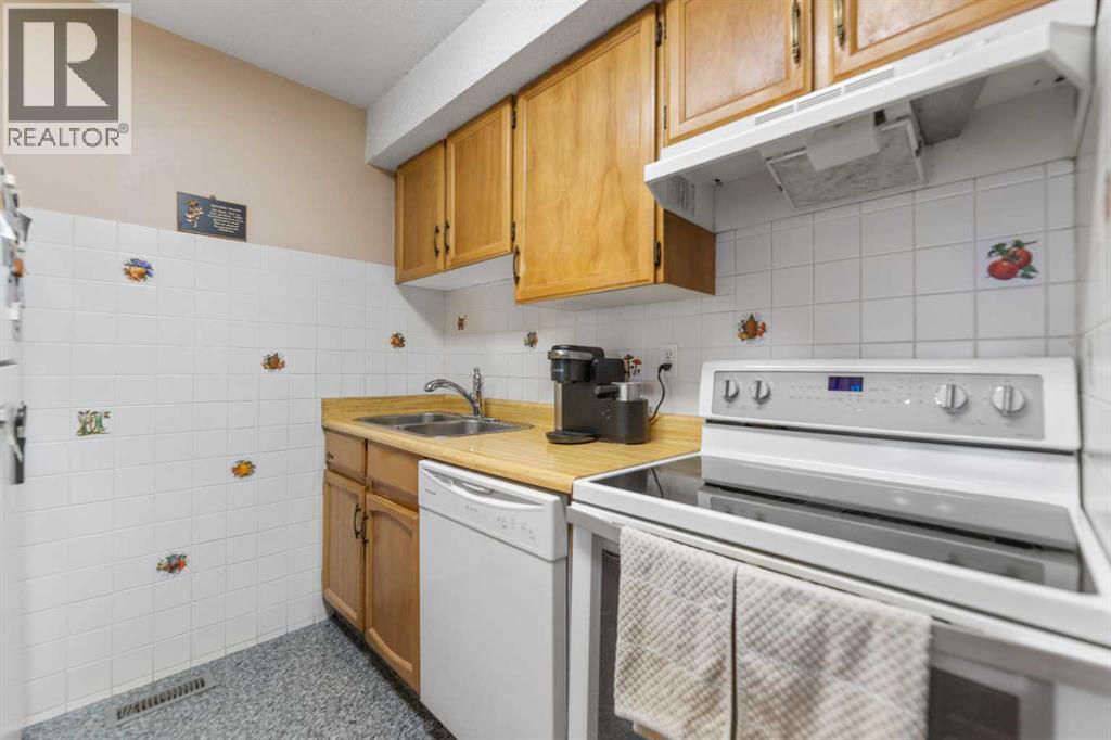 Single Family House for Sale in  Pinemeadow Road NE Pineridge Calgary 