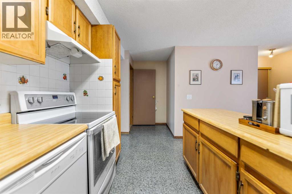 Single Family House for Sale in  Pinemeadow Road NE Pineridge Calgary 