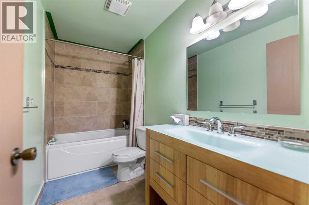 Single Family House for Sale in  Pinemeadow Road NE Pineridge Calgary 