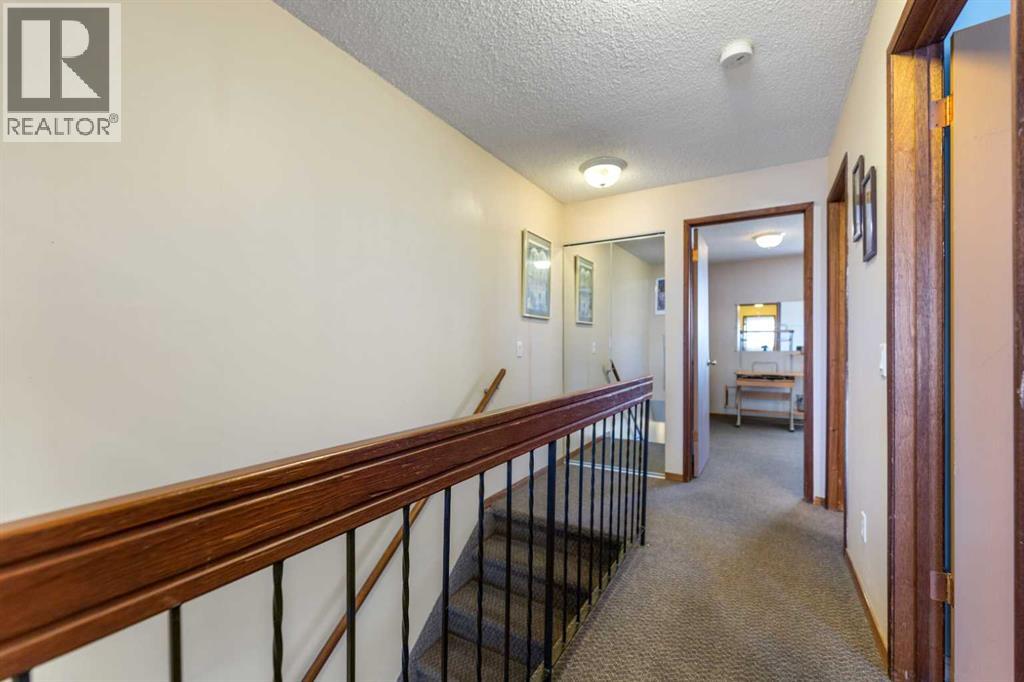 Single Family House for Sale in  Pinemeadow Road NE Pineridge Calgary 