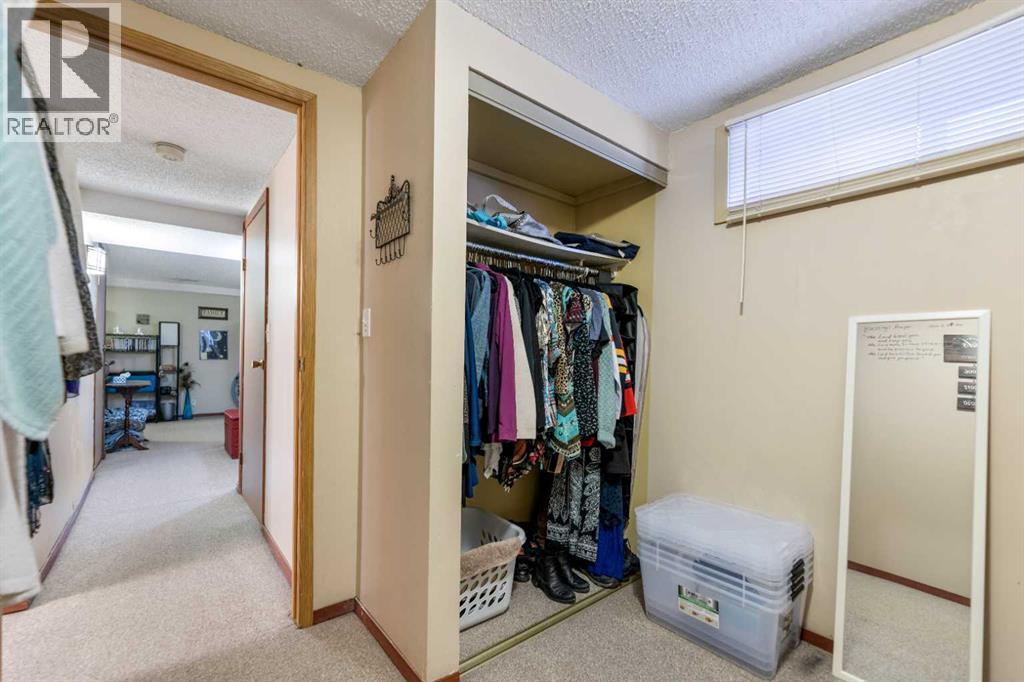 Single Family House for Sale in  Pinemeadow Road NE Pineridge Calgary 