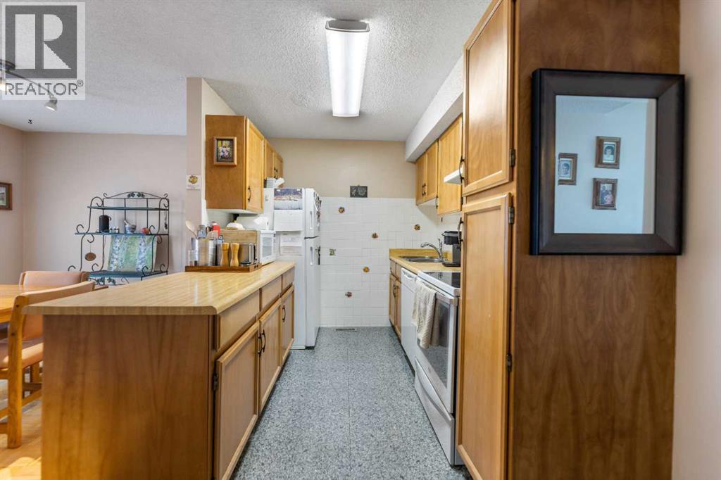 Single Family House for Sale in  Pinemeadow Road NE Pineridge Calgary 