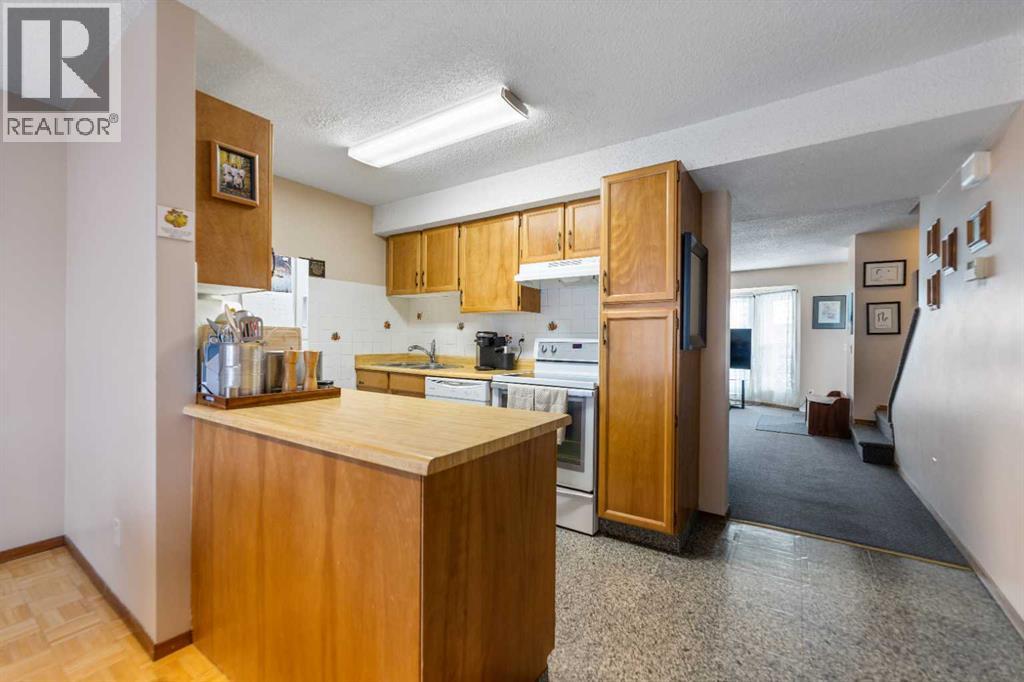 Single Family House for Sale in  Pinemeadow Road NE Pineridge Calgary 