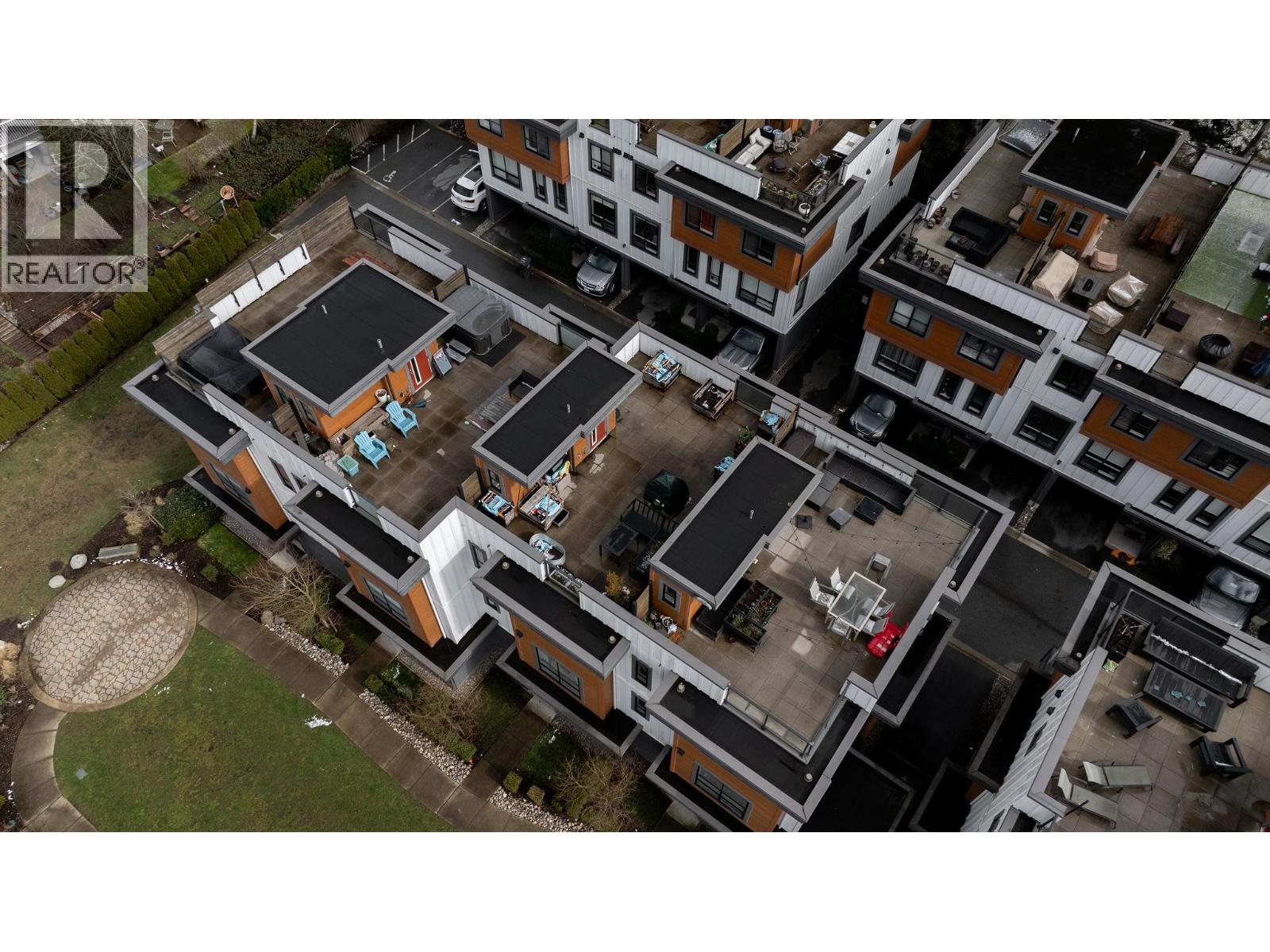 65 39769 GOVERNMENT ROAD, Squamish