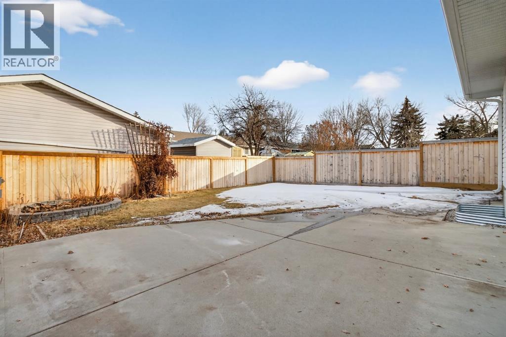 Single Family House Bungalow for Sale in  Lynnover Place SE Ogden Calgary 