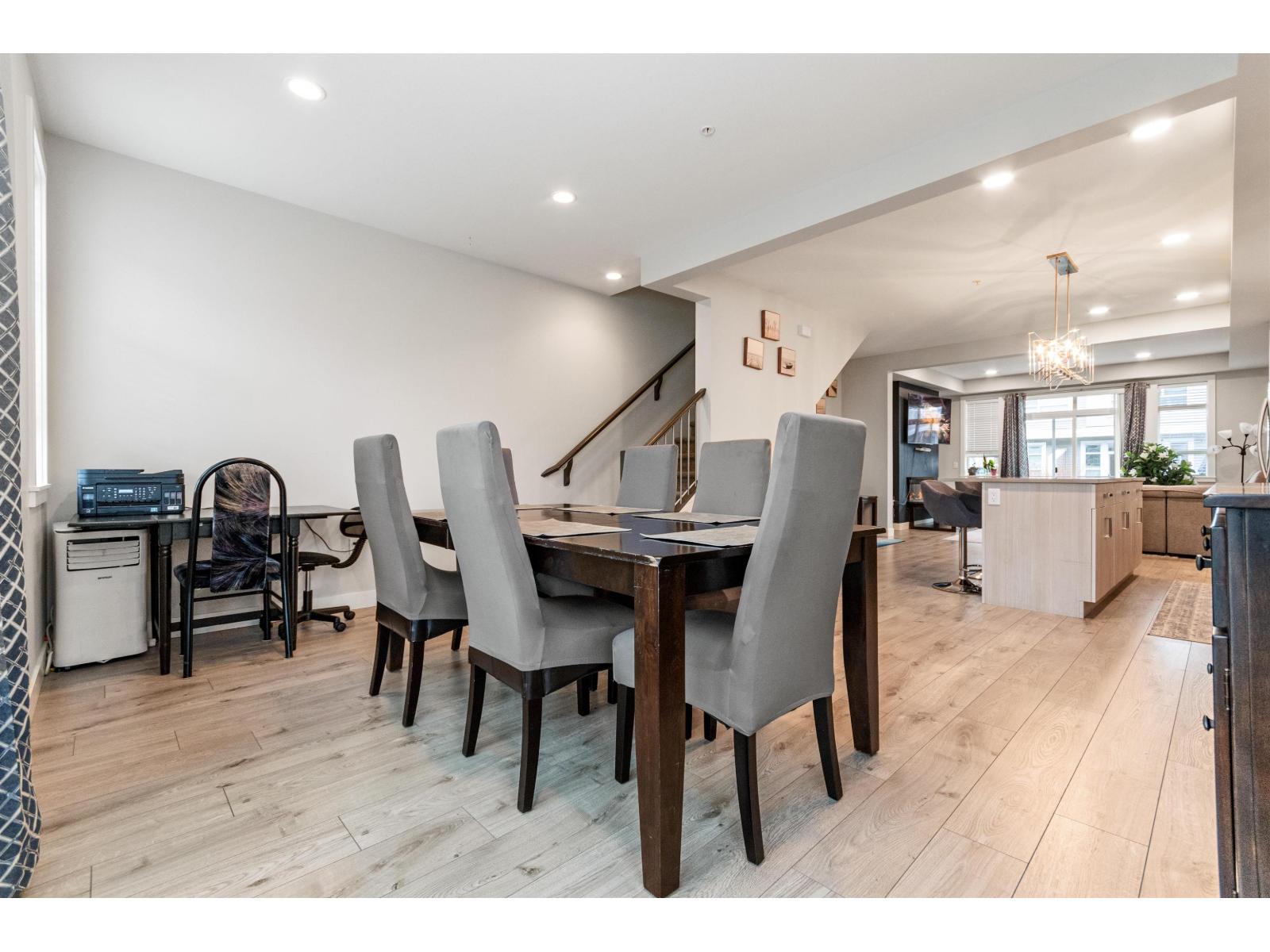 98 8413 MIDTOWN WAY, Chilliwack Proper South, Chilliwack