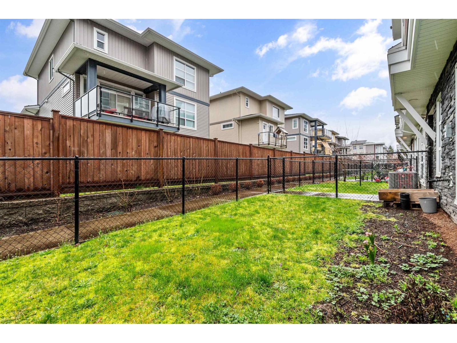 98 8413 MIDTOWN WAY, Chilliwack Proper South, Chilliwack