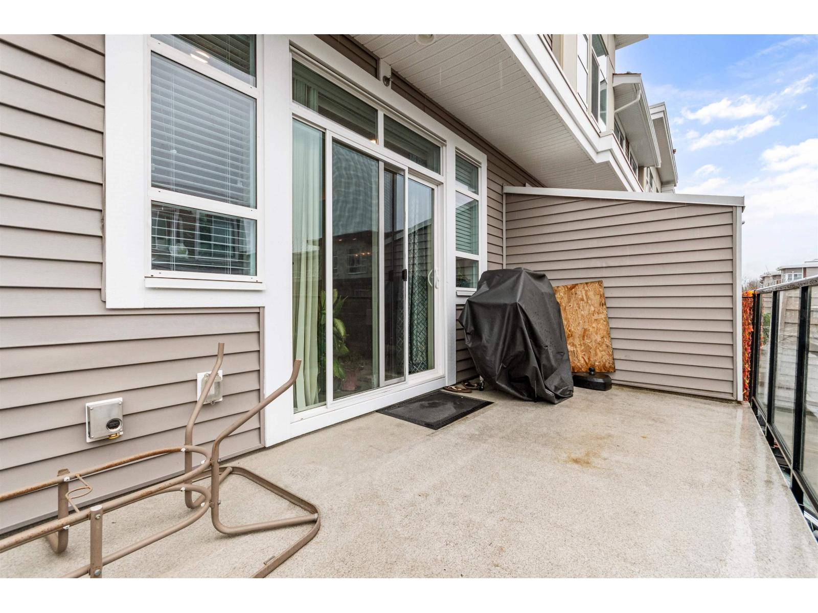 98 8413 MIDTOWN WAY, Chilliwack Proper South, Chilliwack