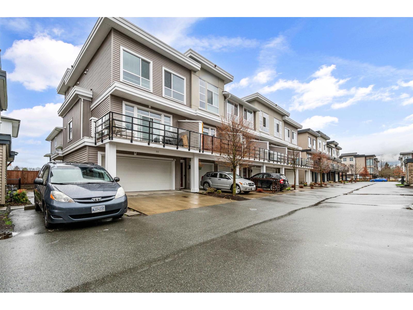 98 8413 MIDTOWN WAY, Chilliwack Proper South, Chilliwack