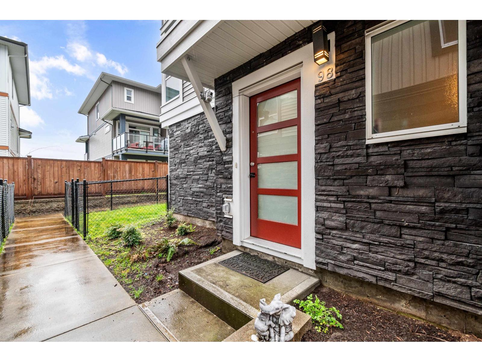 98 8413 MIDTOWN WAY, Chilliwack Proper South, Chilliwack