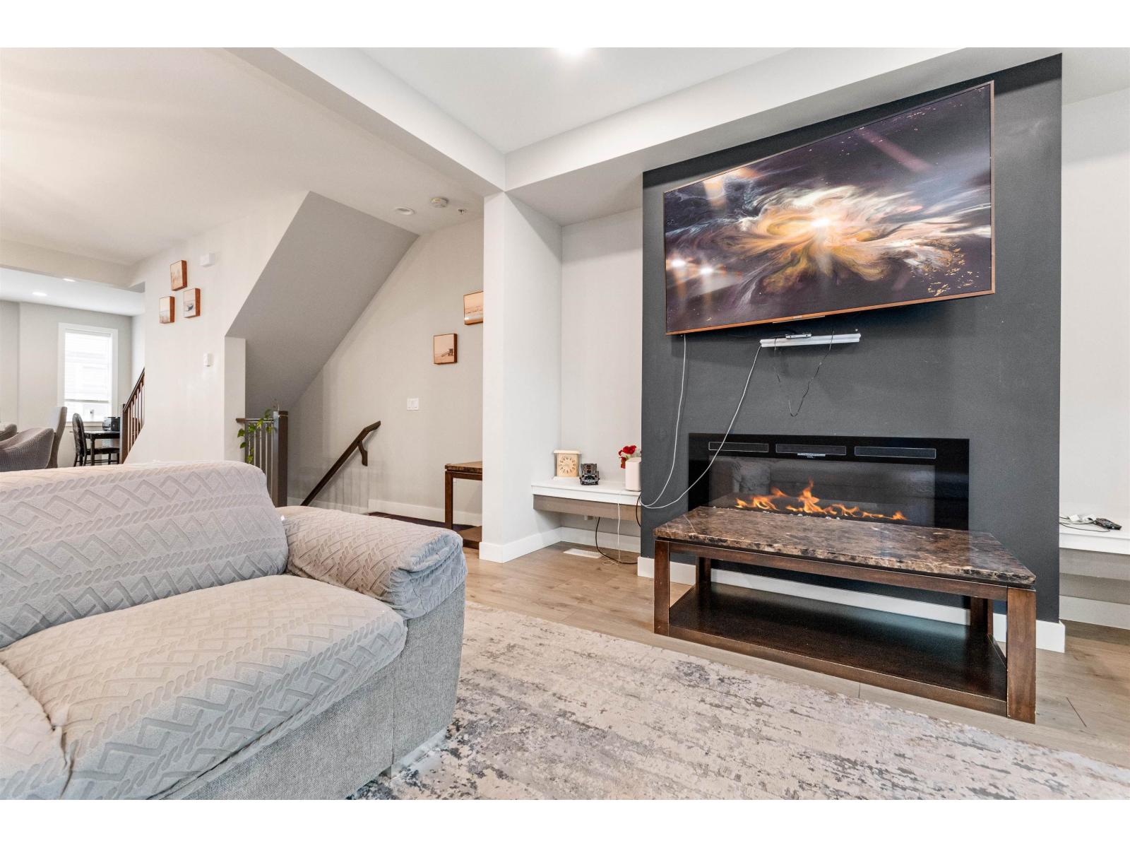 98 8413 MIDTOWN WAY, Chilliwack Proper South, Chilliwack