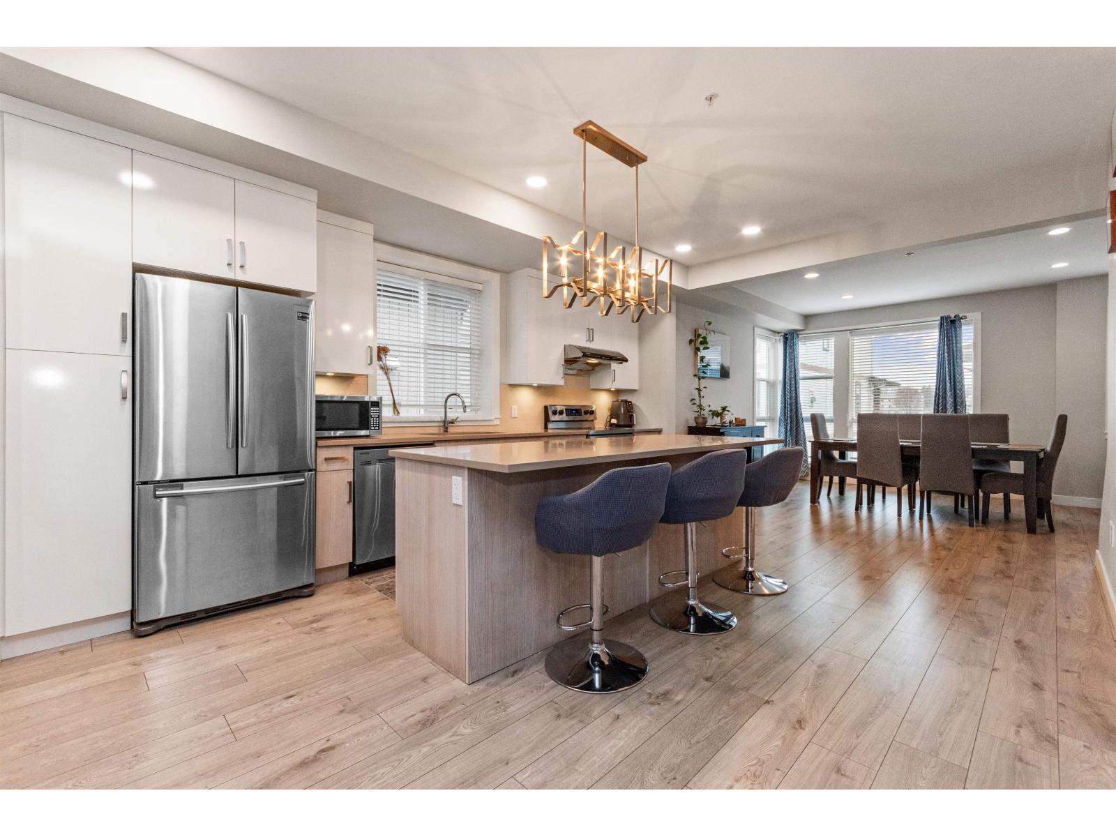 98 8413 MIDTOWN WAY, Chilliwack Proper South, Chilliwack