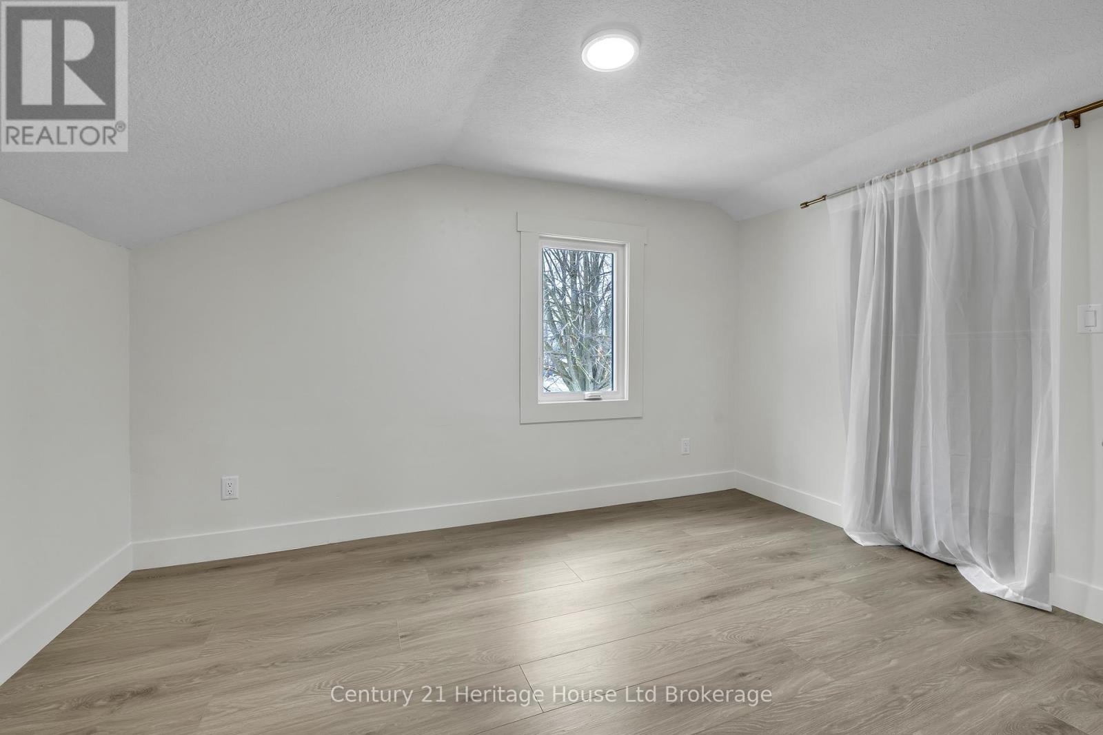 180 CHERRY STREET W