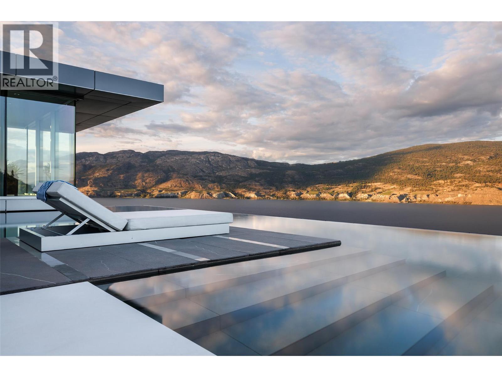 18555 Matsu Drive, Summerland