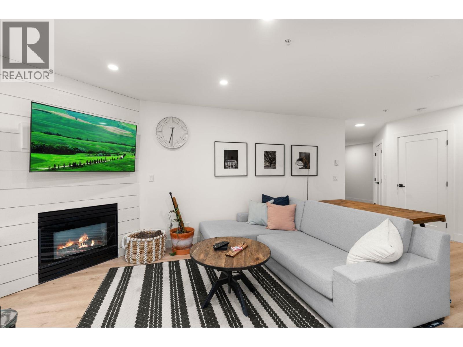 #307-4758 53 Street, Delta