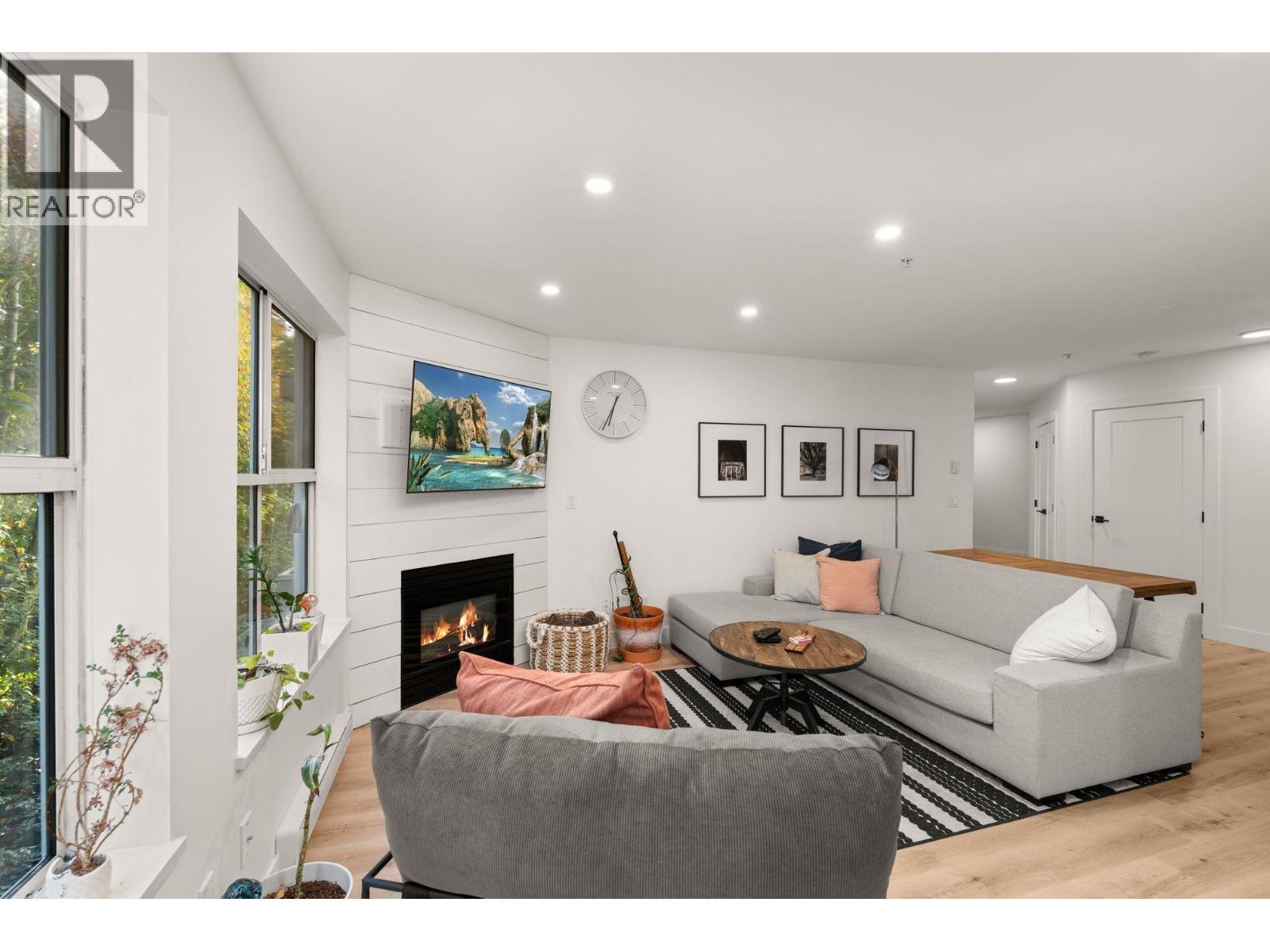 #307-4758 53 Street, Delta