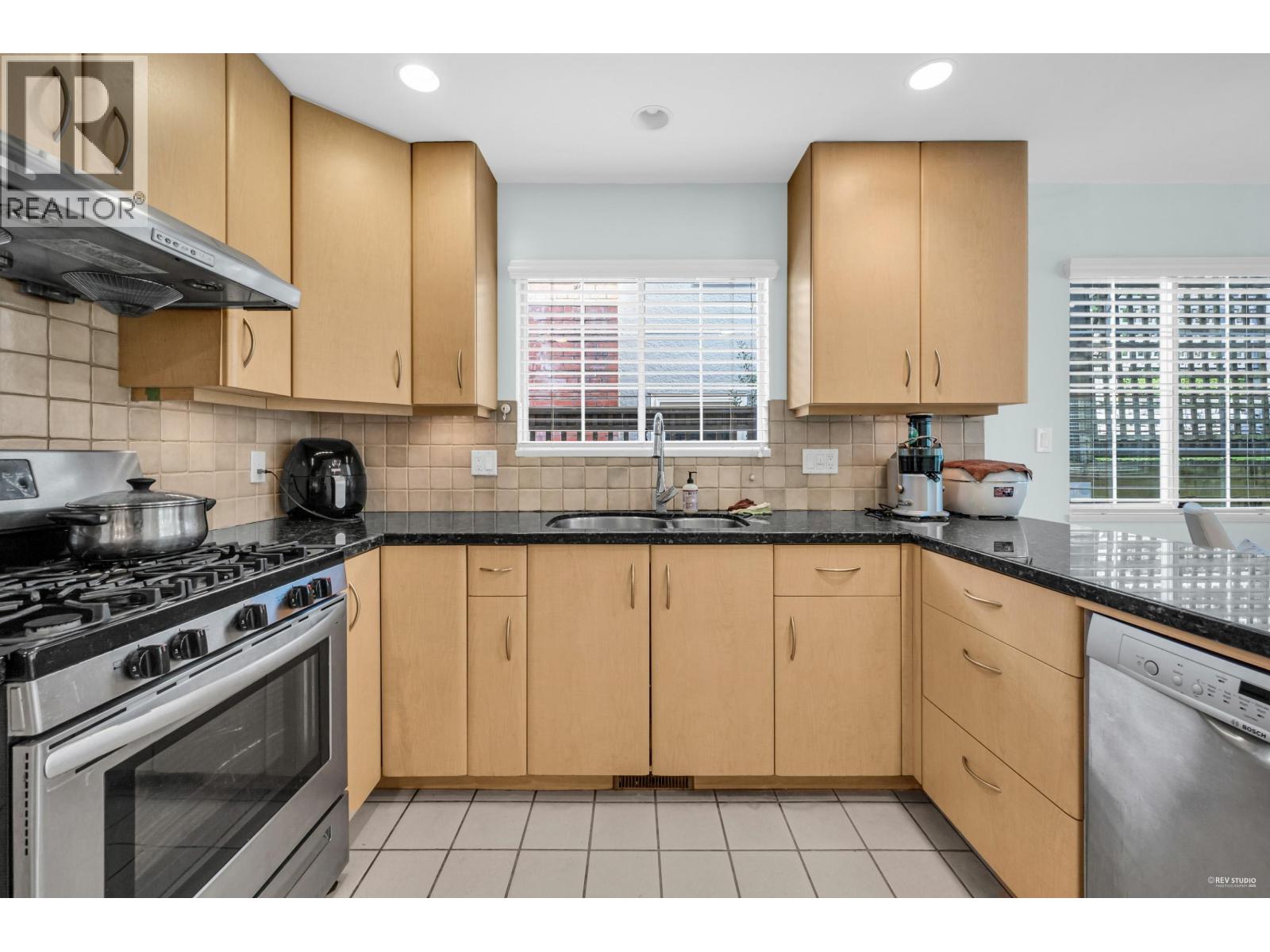 1006 SINCLAIR STREET, West Vancouver