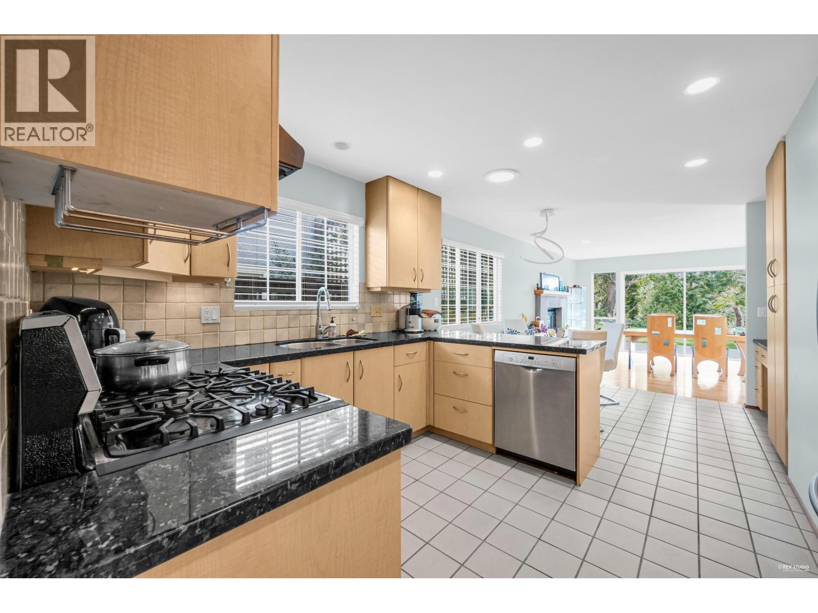 1006 SINCLAIR STREET, West Vancouver