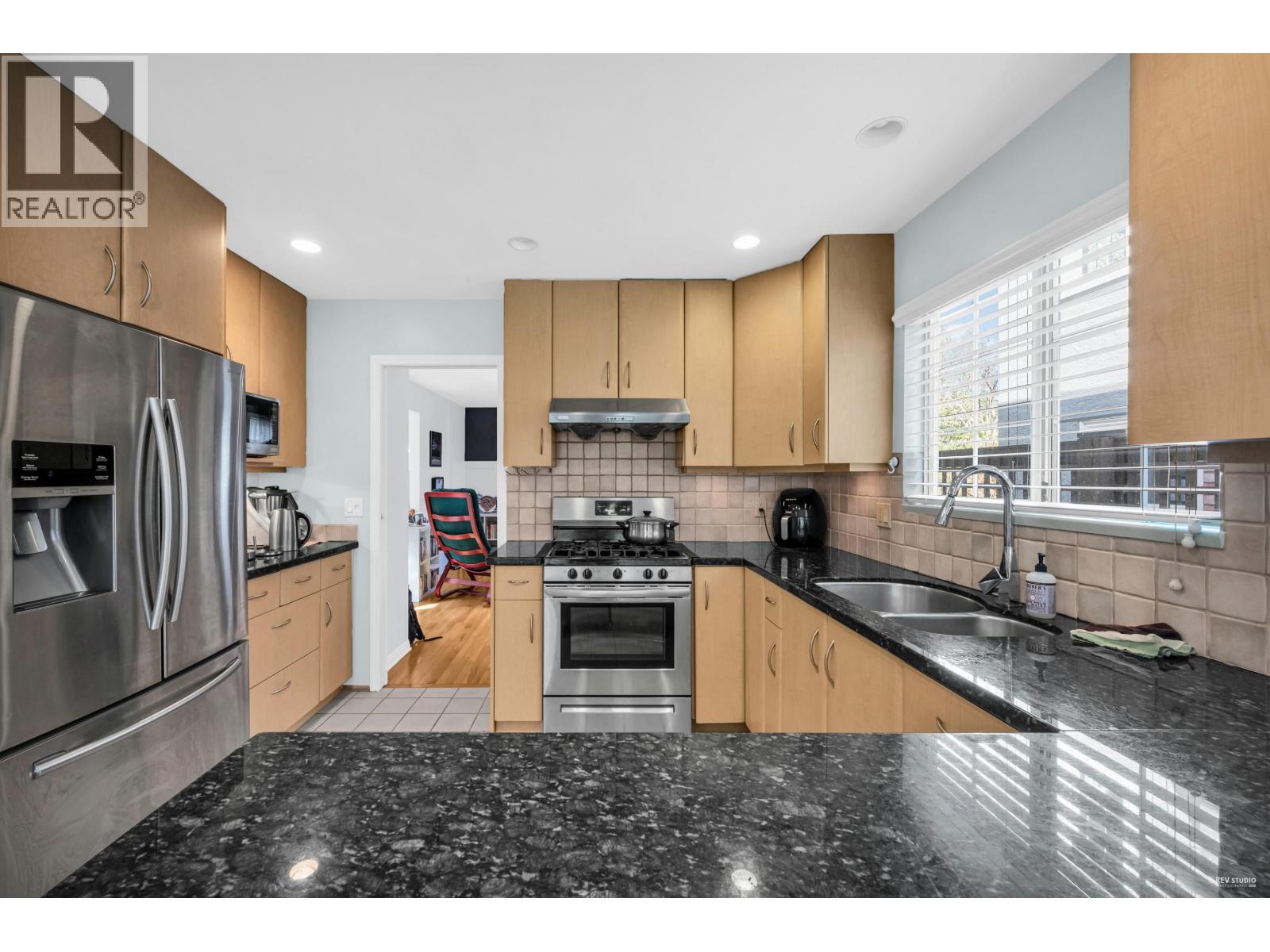 1006 SINCLAIR STREET, West Vancouver