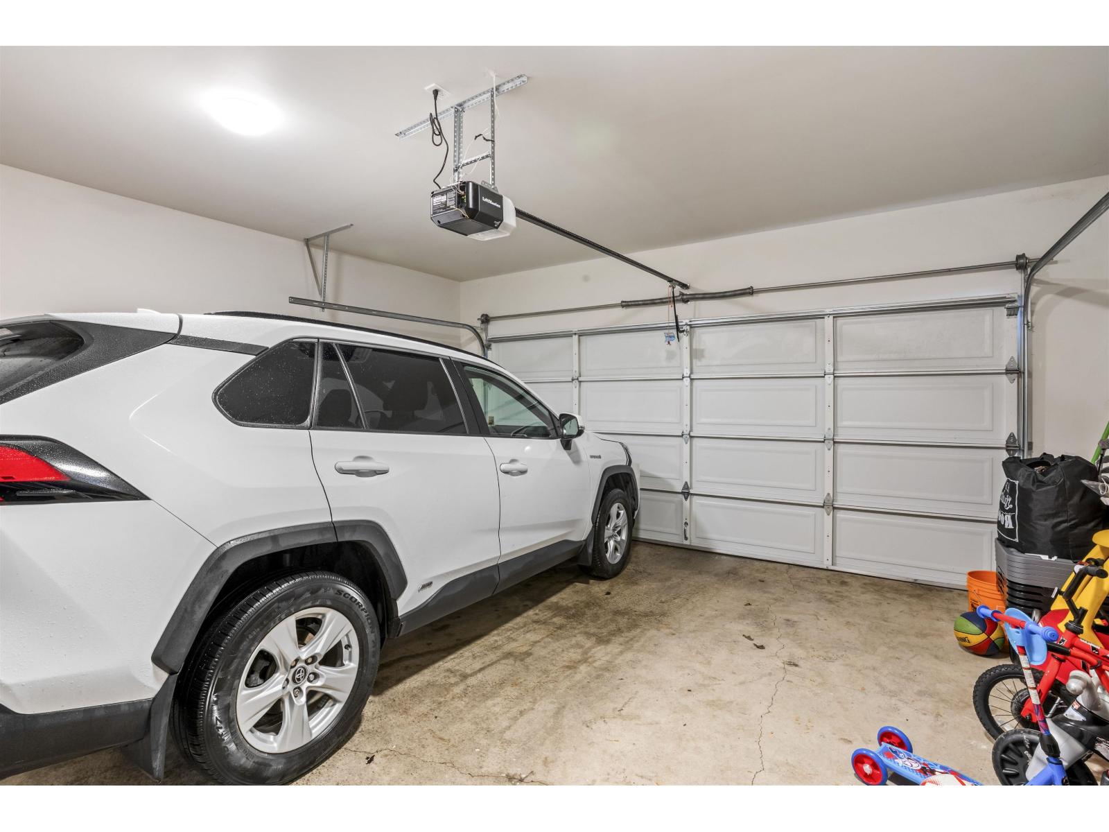 11 2033 MCKENZIE ROAD