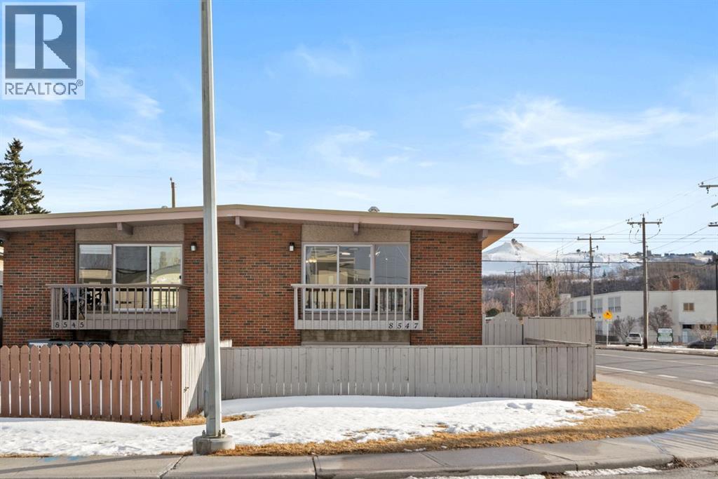 8547 47 Avenue NW, Calgary, Alberta