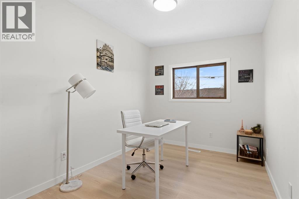 8547 47 Avenue NW, Calgary, Alberta