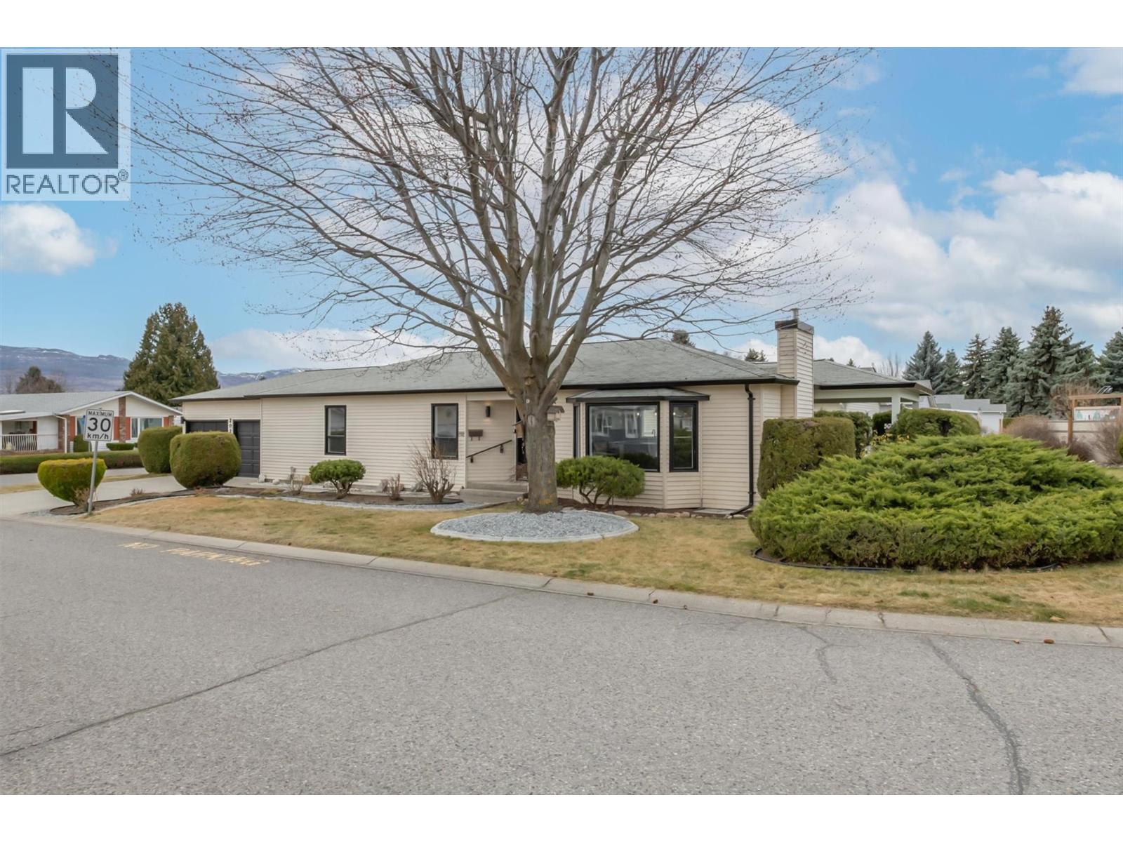 202 1255 Raymer Avenue, Kelowna