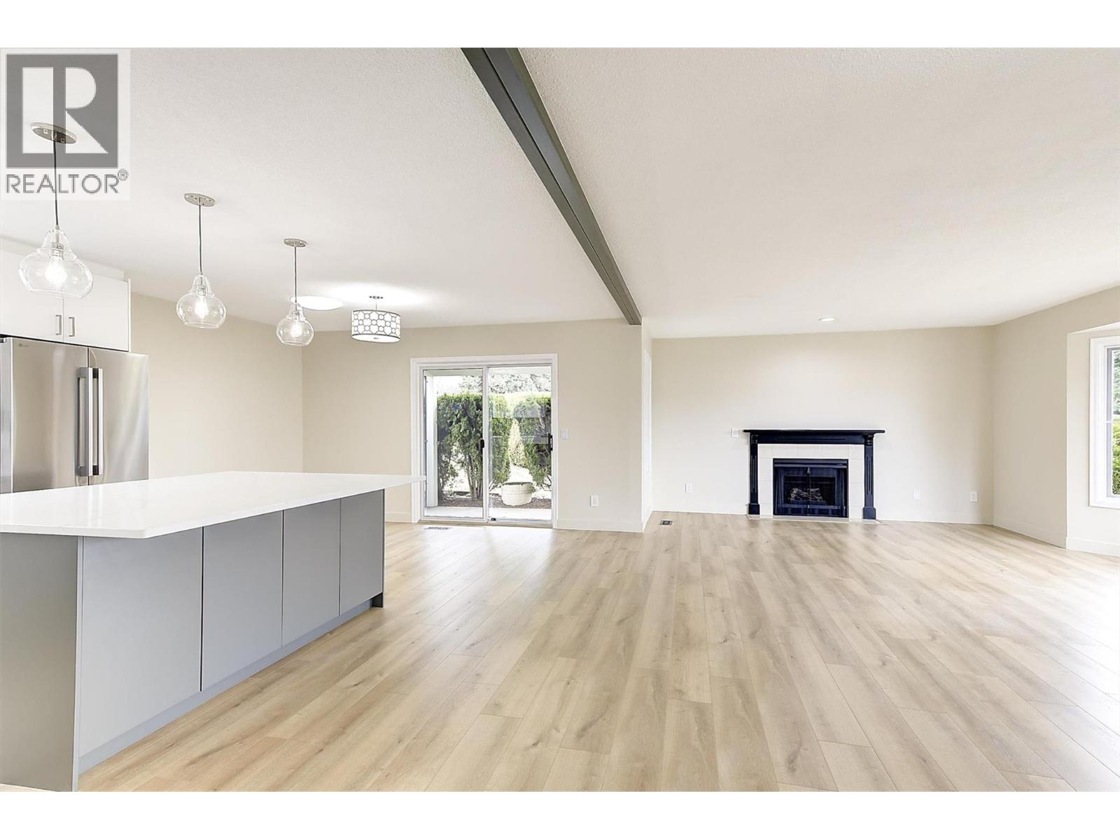 202 1255 Raymer Avenue, Kelowna