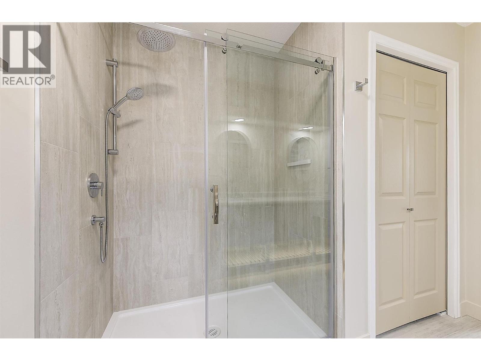 202 1255 Raymer Avenue, Kelowna