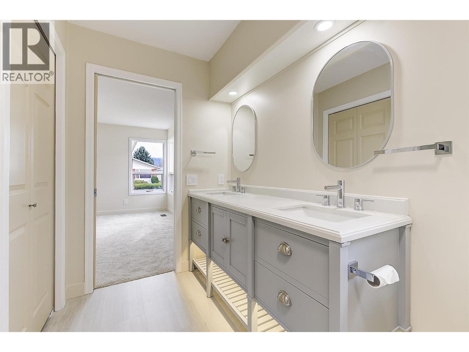 202 1255 Raymer Avenue, Kelowna