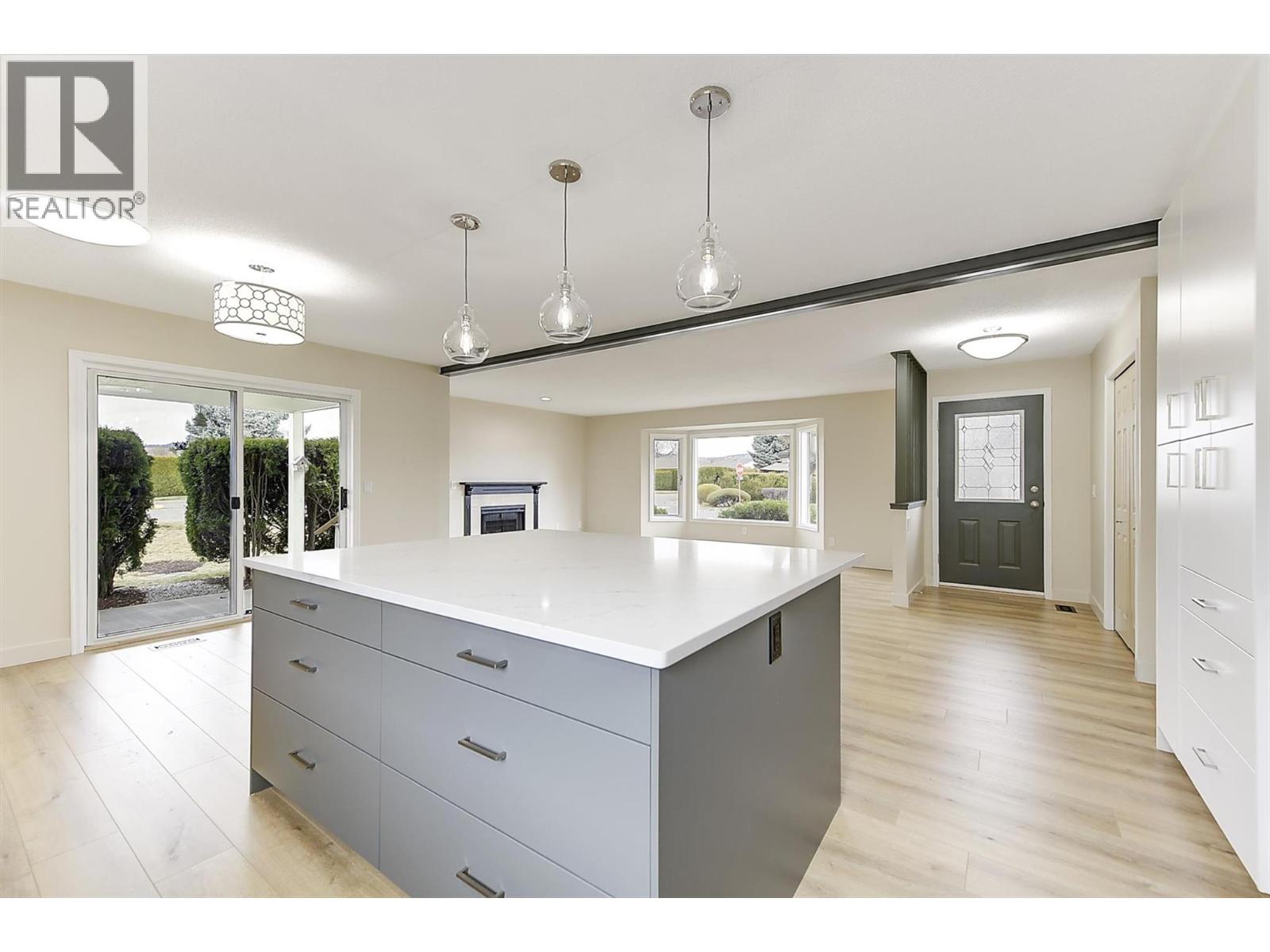 202 1255 Raymer Avenue, Kelowna