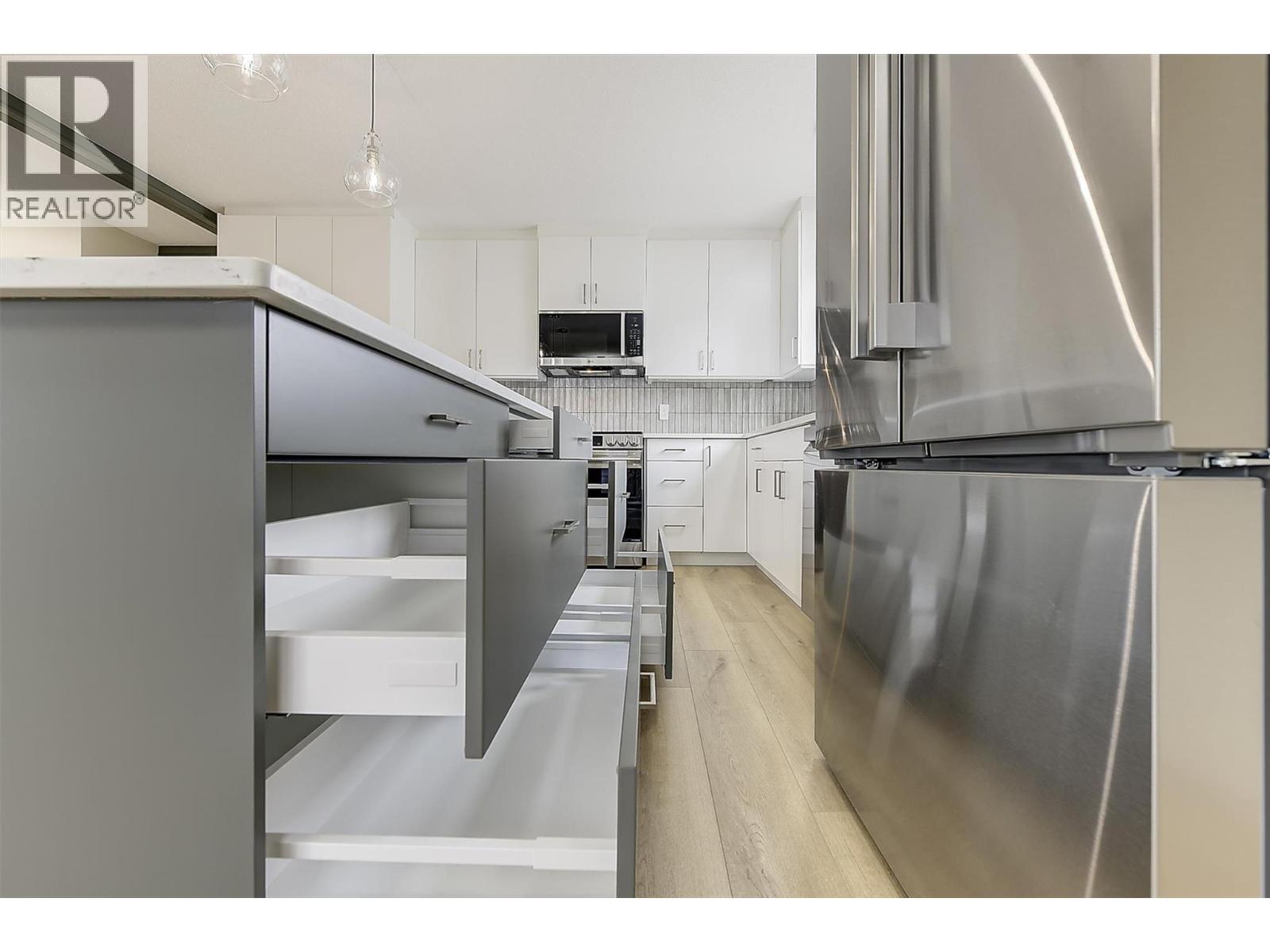 202 1255 Raymer Avenue, Kelowna