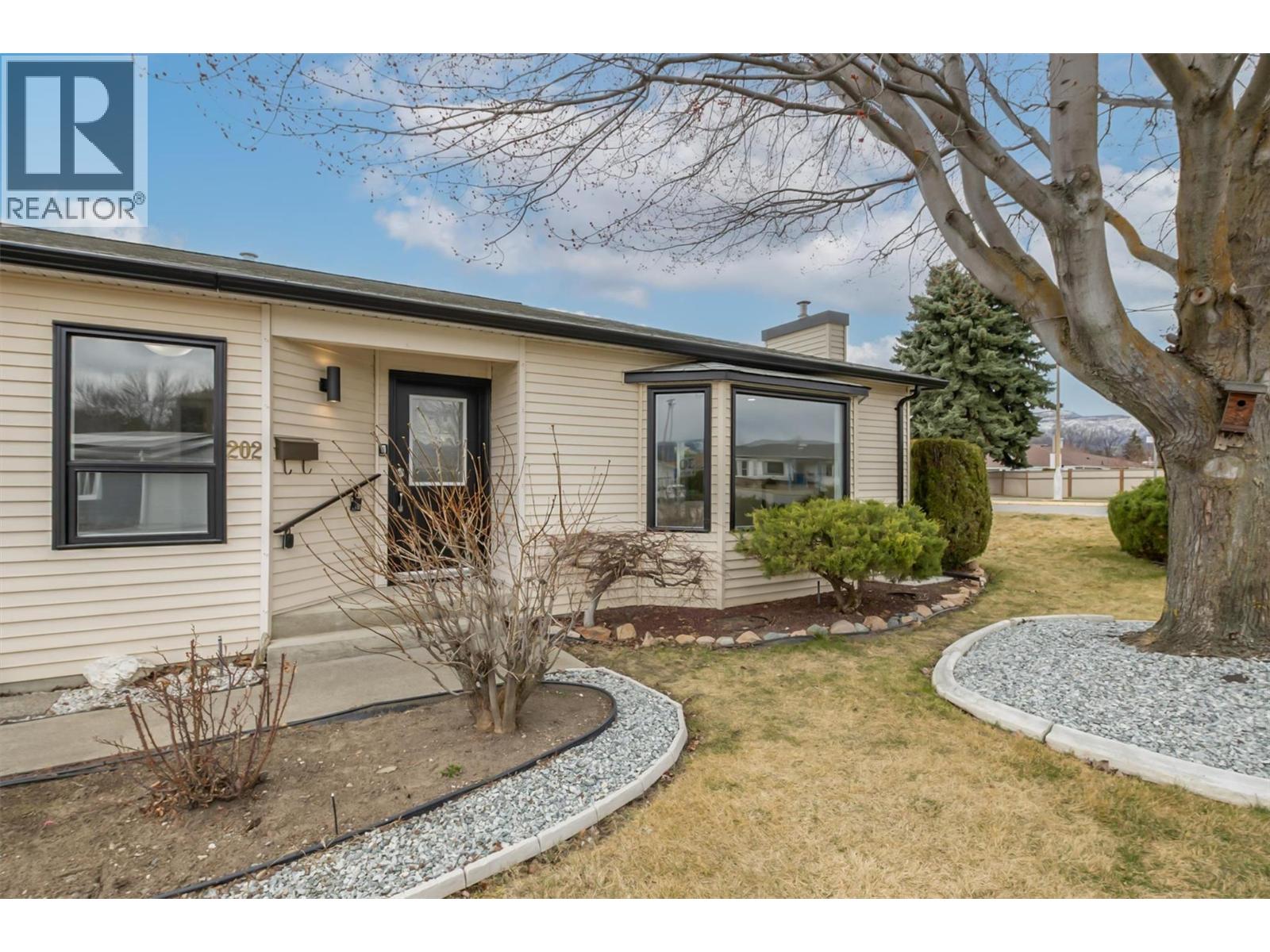 202 1255 Raymer Avenue, Kelowna