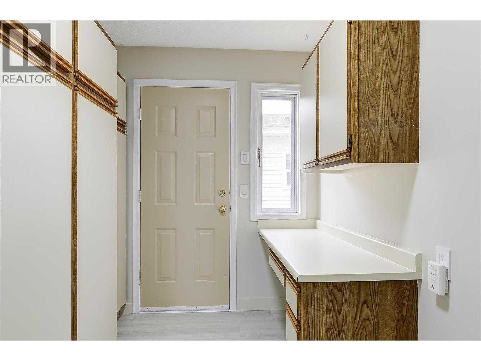 202 1255 Raymer Avenue, Kelowna