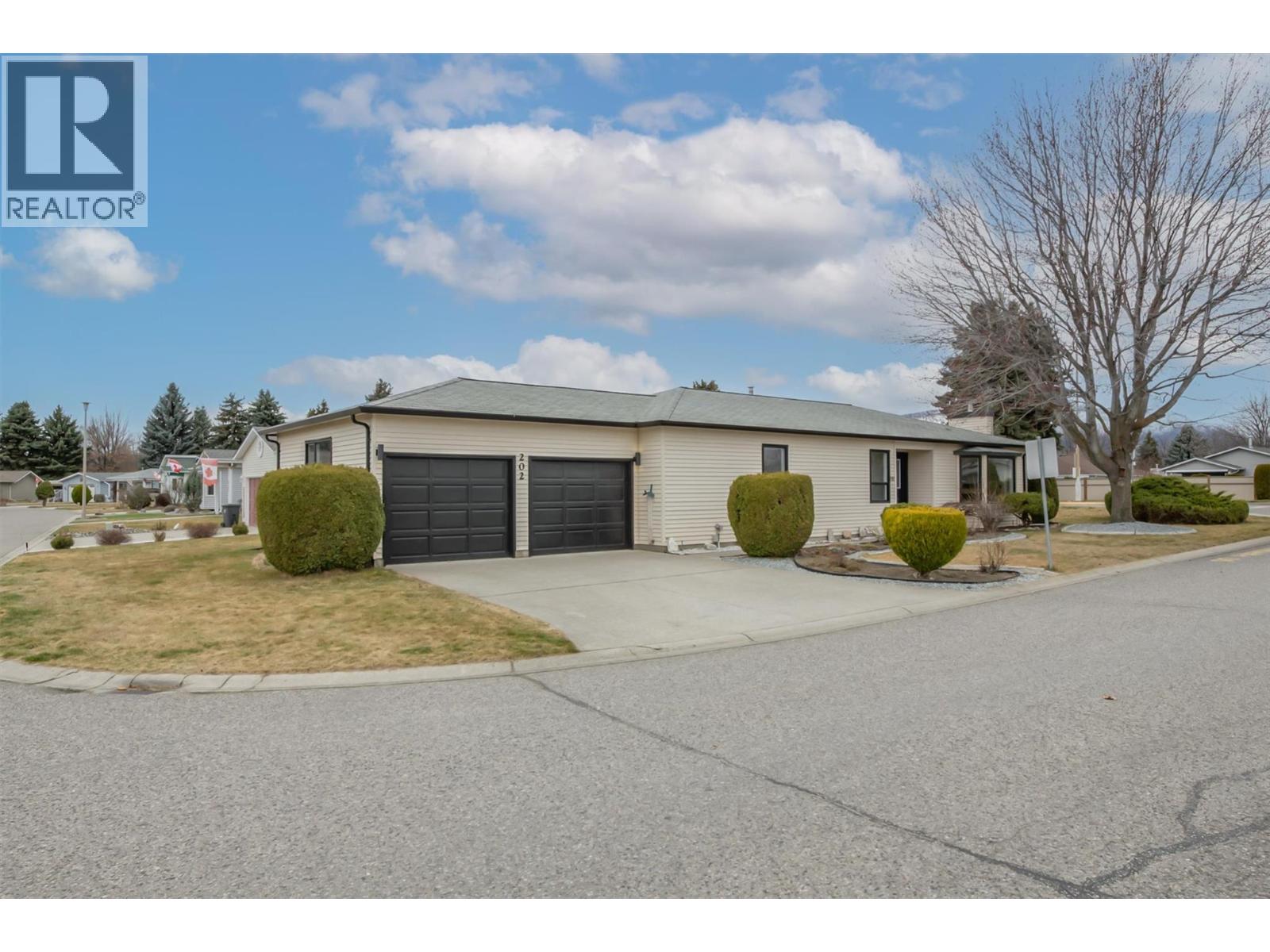 202 1255 Raymer Avenue, Kelowna