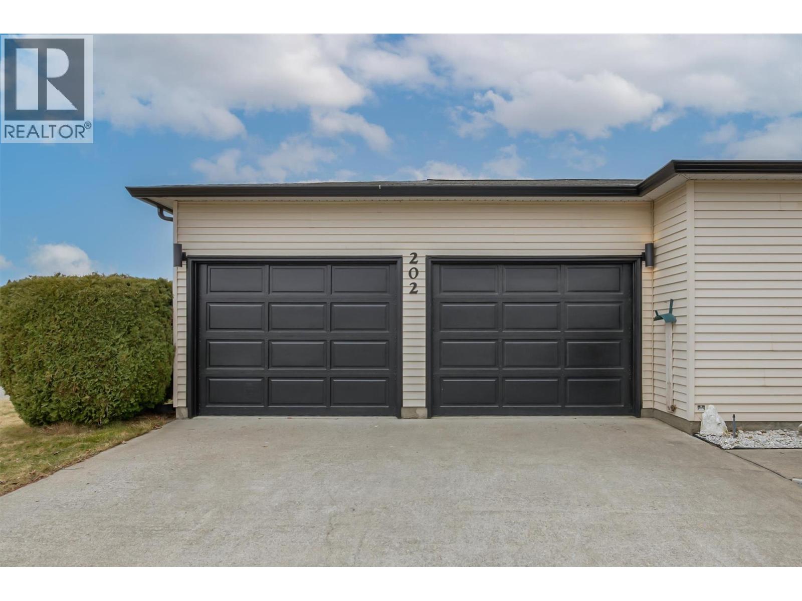 202 1255 Raymer Avenue, Kelowna