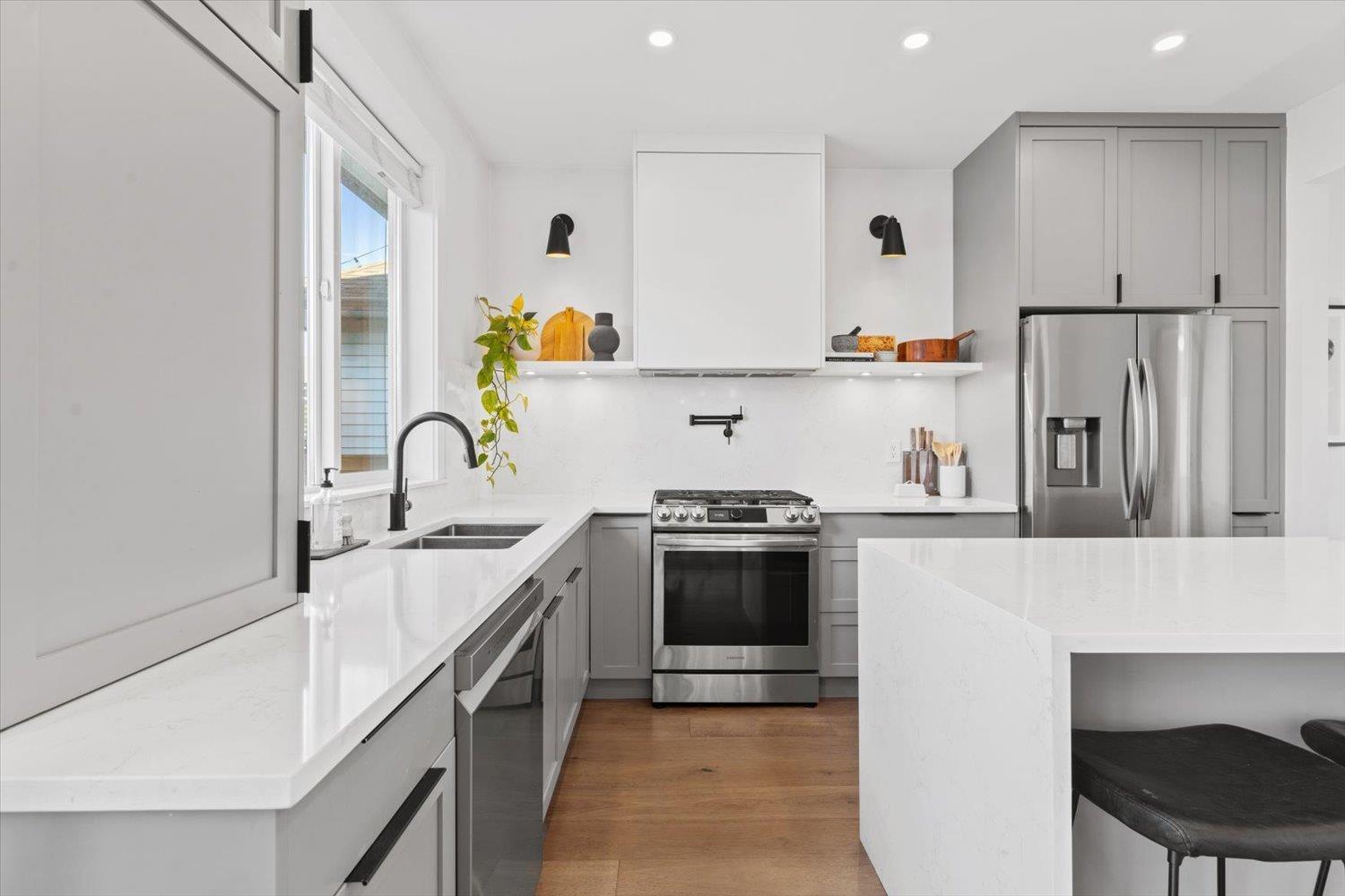 6819 SCHOOL LANE, Sardis East Vedder, Chilliwack