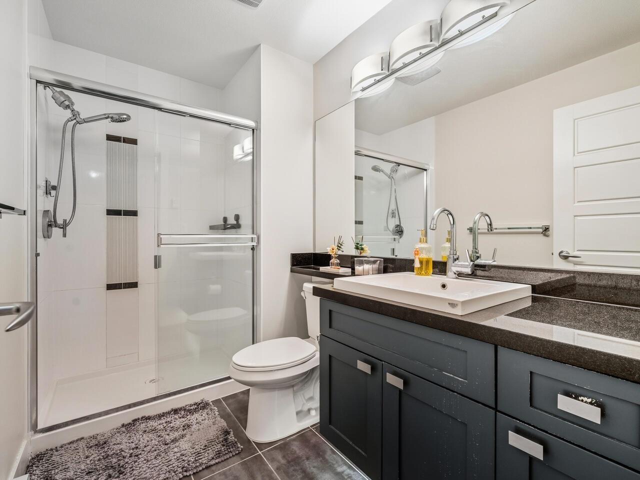 206 20062 FRASER HIGHWAY, Langley