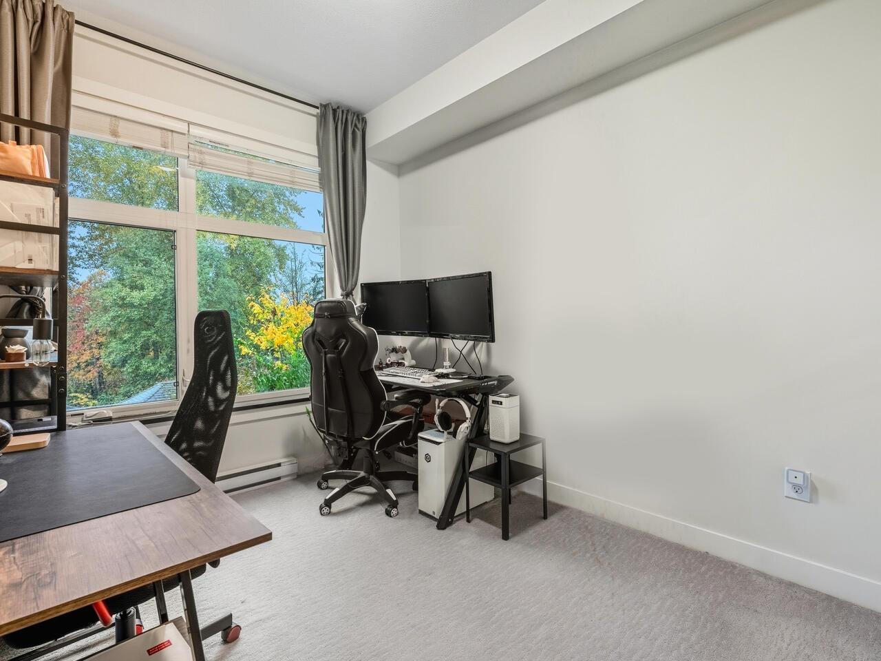 206 20062 FRASER HIGHWAY, Langley