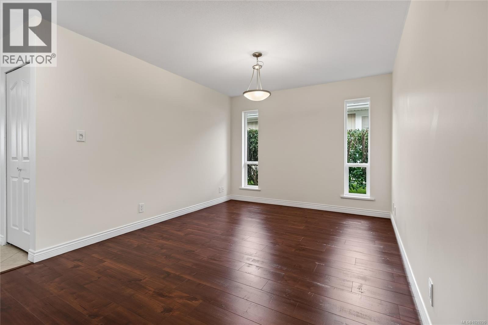 #127 1919 ST. ANDREWS PL - 17