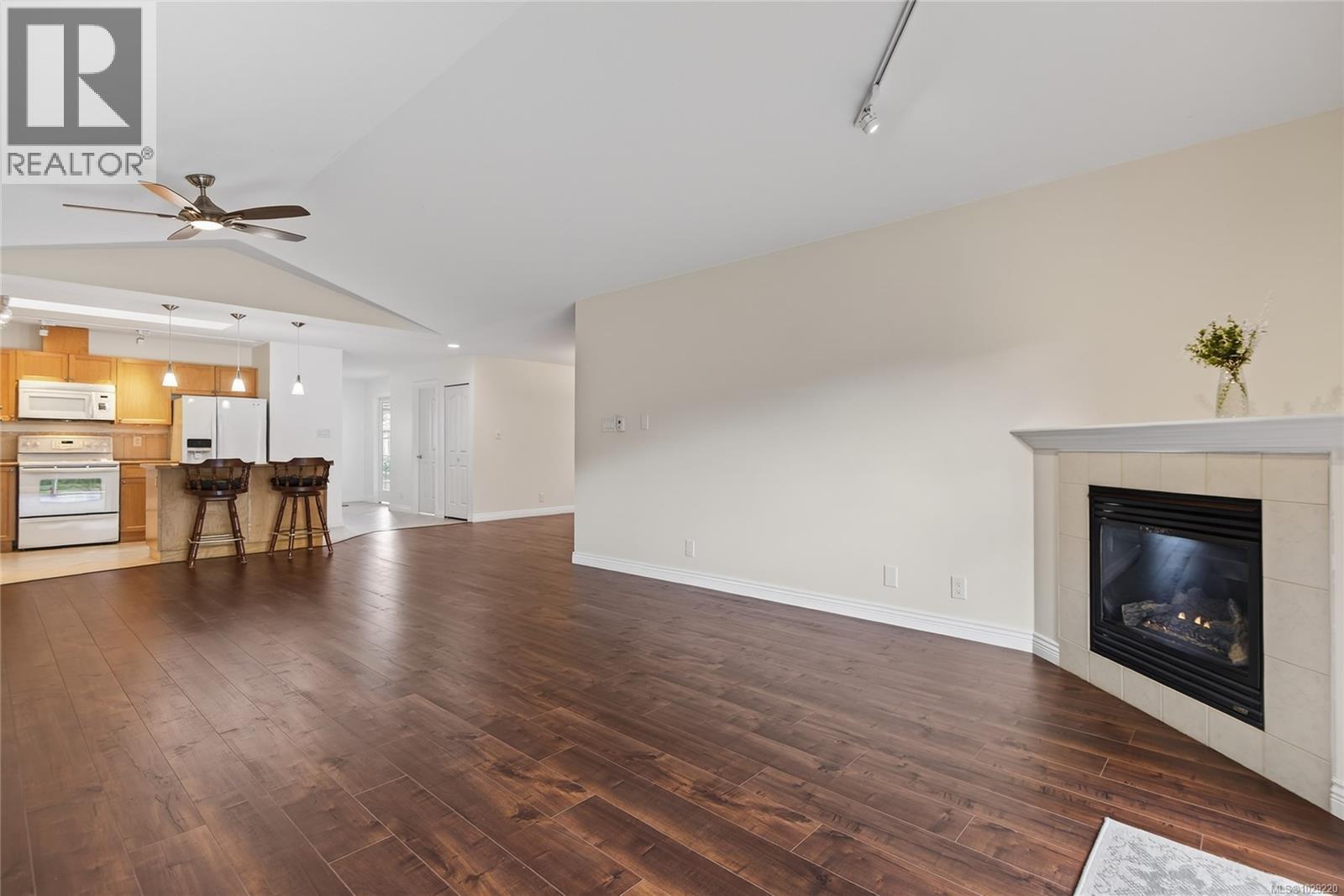 #127 1919 ST. ANDREWS PL - 22