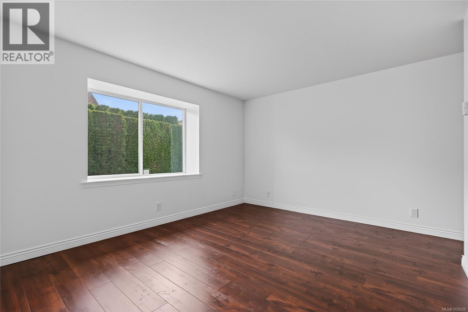 #127 1919 ST. ANDREWS PL - 26