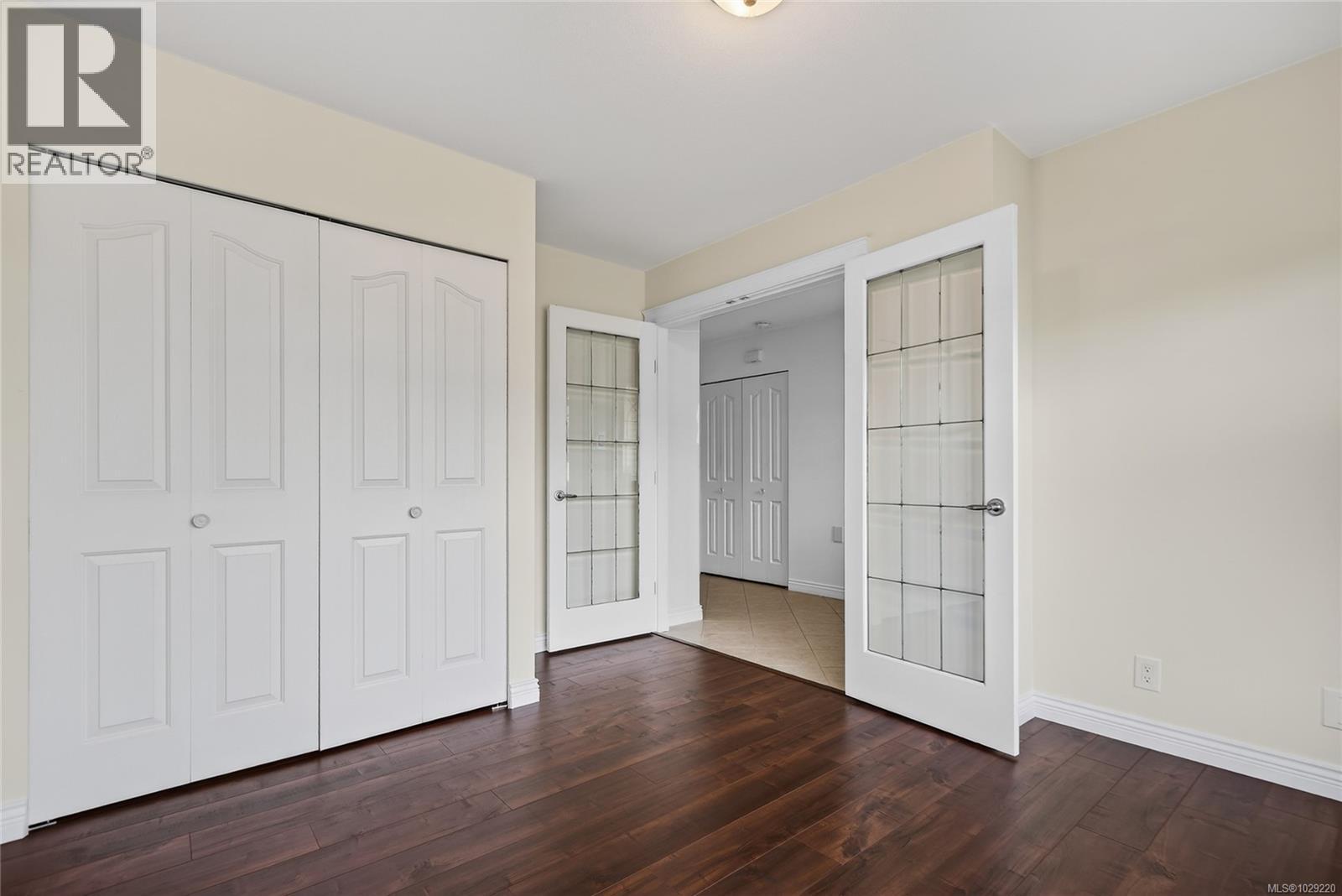 #127 1919 ST. ANDREWS PL - 31