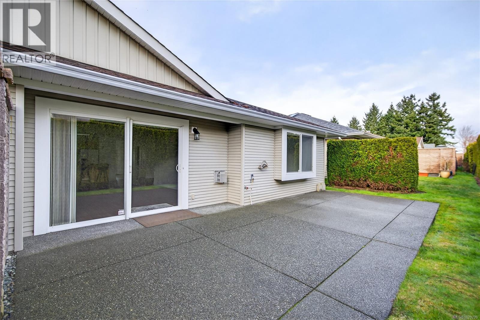 #127 1919 ST. ANDREWS PL - 39