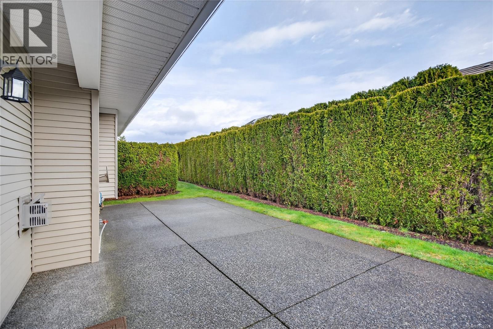 #127 1919 ST. ANDREWS PL - 40