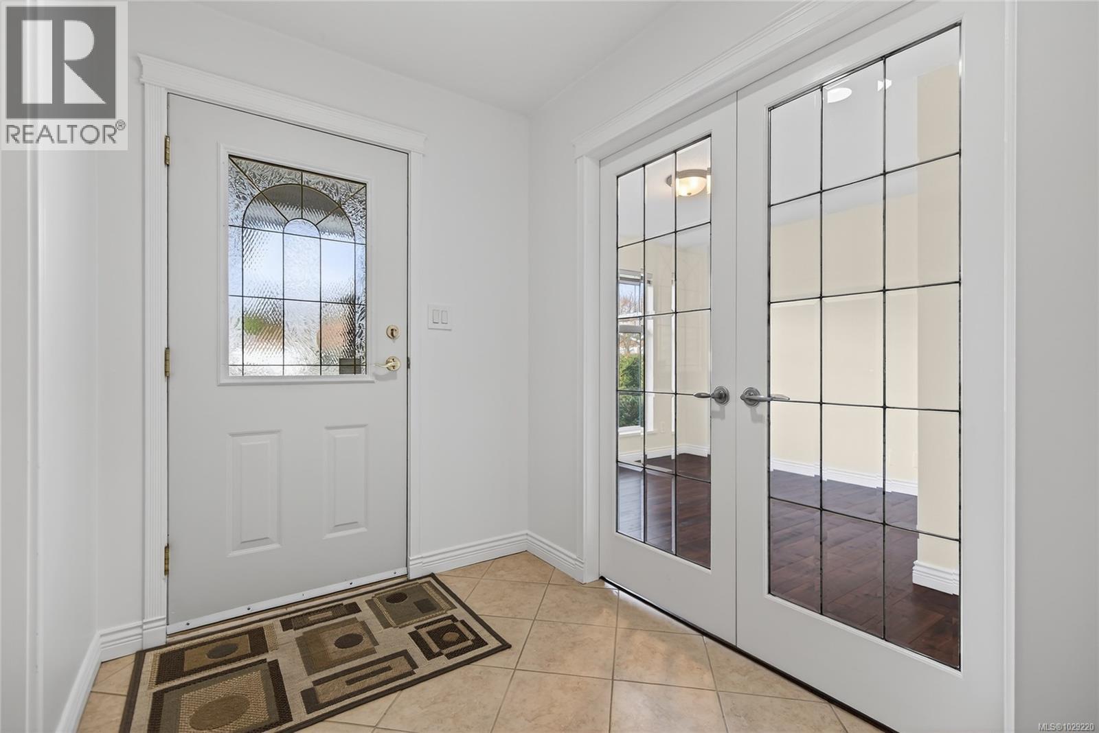 #127 1919 ST. ANDREWS PL - 6